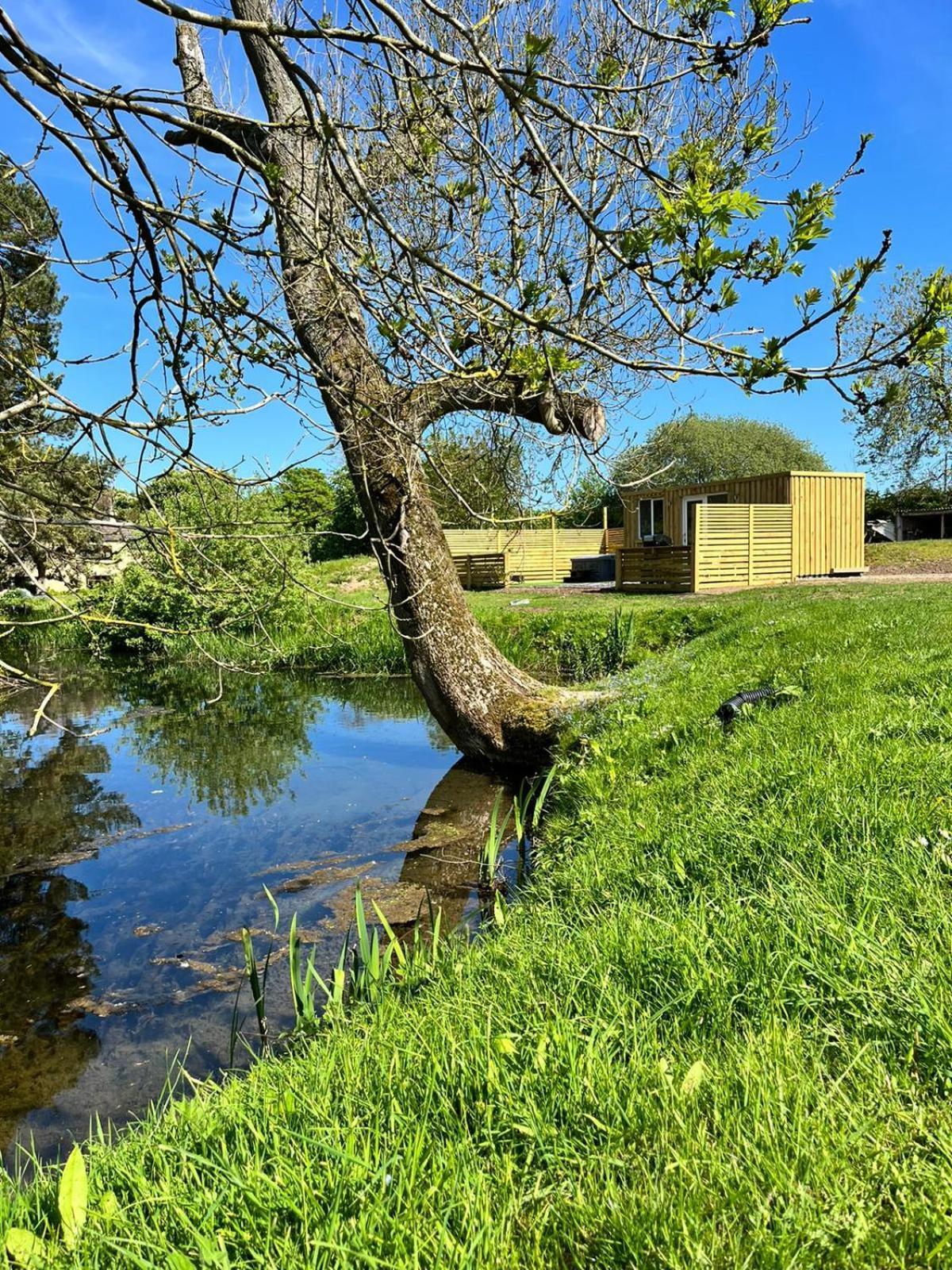 Mill Stream Retreat Villa Legbourne Exterior photo